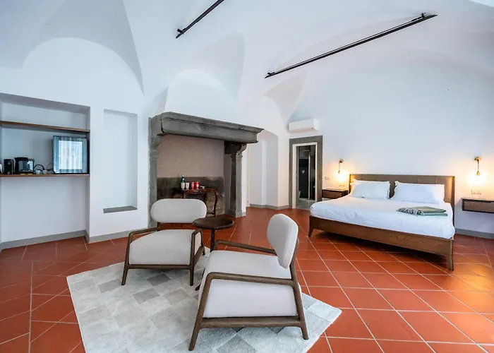 Palazzo Salvecchio 4*